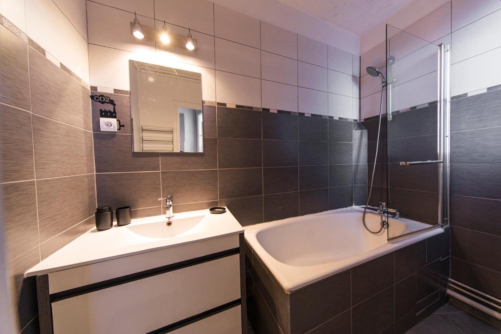 Appartement Avec Balcon A 250 M De La Gare, Hyper Centre Tours Buitenkant foto